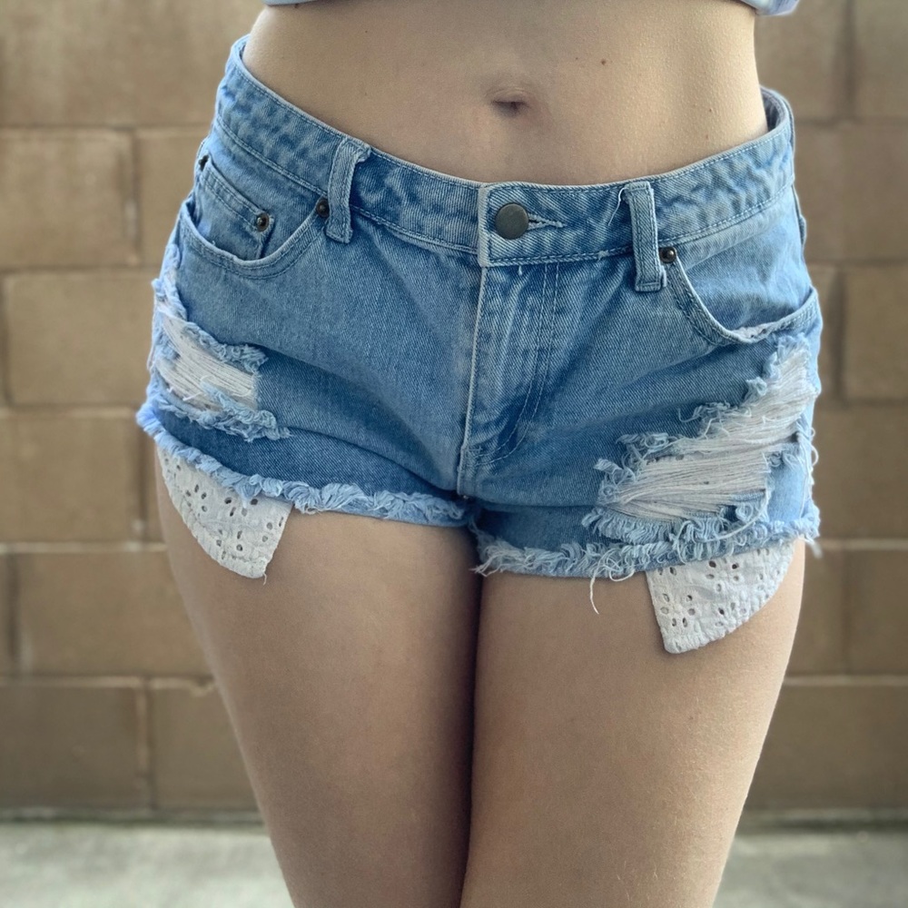 F21 Cutoff Distressed Denim Shorts Eyelet Detail